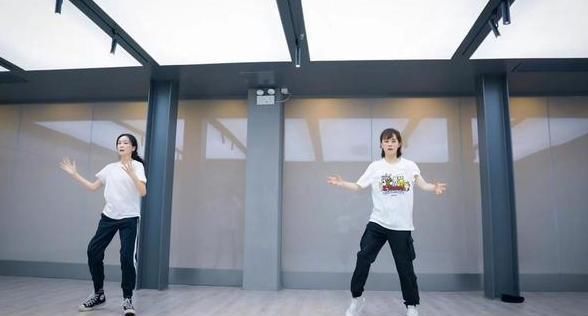 精致|孙俪同父异母妹妹近照曝光！精致的五官与姐姐宛如复制！