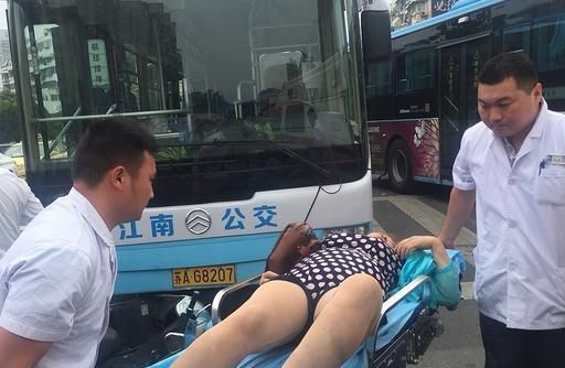 紧急情况|身体突发紧急情况,开车前往医院只要记住一件事,省时省力救命