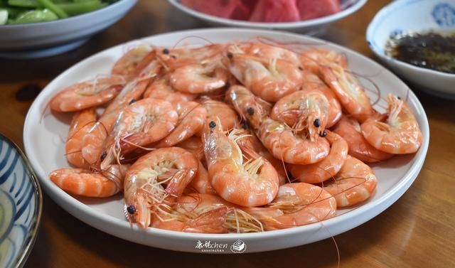  一家人|入秋了，这样做午餐清淡营养不秋燥不上火，2荤2素一家人吃得满足