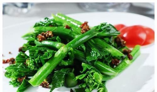  家常菜|家常菜有几道开胃菜，肉和蔬菜搭配，味道鲜美，饭菜很受欢迎