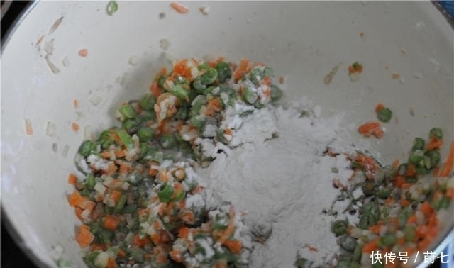 吃蔬菜|大家都蒸馒头,我却最爱此物,不用发酵不揉面,清爽香糯吃不厌!