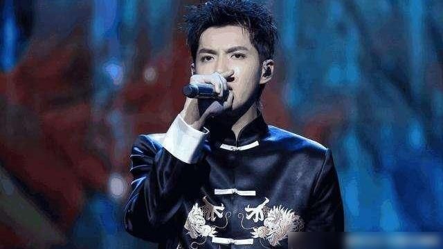  朴宰范|朴宰范对吴亦凡说唱实力不认可，自曝薪酬引争议，网友：难以理解