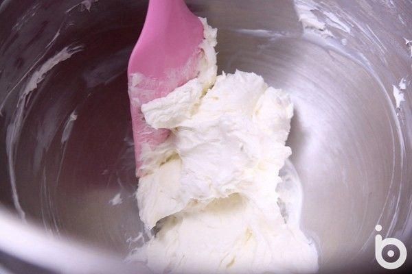  奶油|温故知新丨火爆红茶千层，自己做一个亮瞎你的眼~