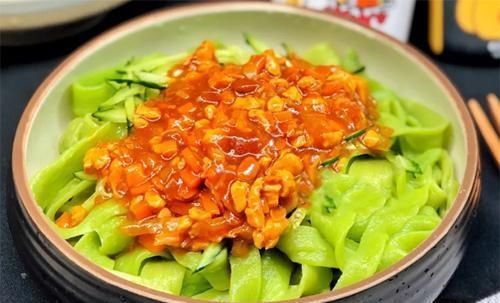  汤汁|黄瓜新吃法，不腌不炒不凉拌，入口劲道嫩滑，连汤汁都不剩