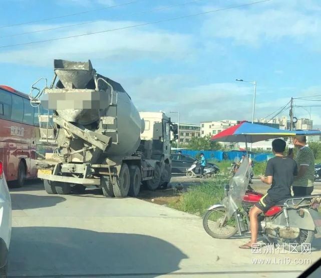  遭泥|博罗园洲发生一惨烈车祸,一女子腿部遭泥罐车碾压