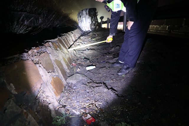 发生|高速公路发生侧翻事故致一人死亡!安全带真的很重要!|覆车之戒