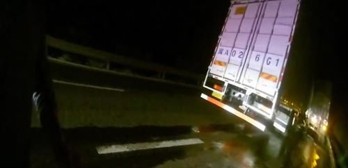  停车|货车司机半路抛锚原地停车 后车司机一声哈欠直接悲剧
