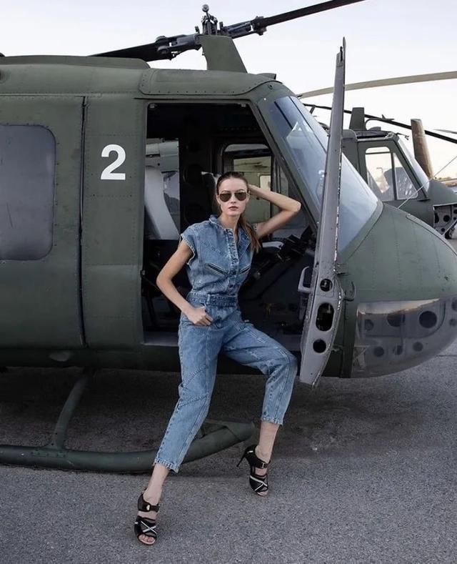 万茜|万茜的红西装吴昕的剪刀发夹被追着问哪买？是姐姐带火的小众品牌