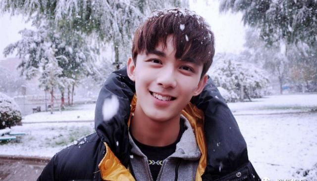  买房|娱乐日报|阿娇酒店发生意外；王思聪疑又带美女买房；吴磊里程遭私生饭盗用？