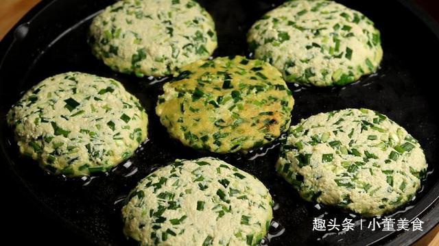  家常|豆腐最简单的家常早餐的做法，不揉面不和面，出锅比吃肉还香