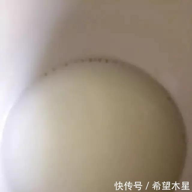 做法|最简单的月饼做法,一蒸一揉就搞定,口感带点爽脆又带点软糯