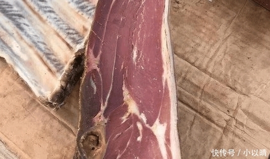 才能|大爷路边卖“铁肉”100块一斤不还价, 用锯才能切开, 行家必买!