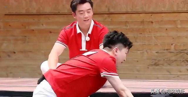  套路|被范丞丞怼到闭麦，如今又被同行套路，张大大洒水大师已经实锤