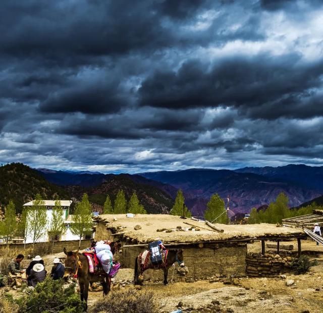  雪山|凝聚冰川、古道、湖泊、雪山、草原和古文明的康巴腹地