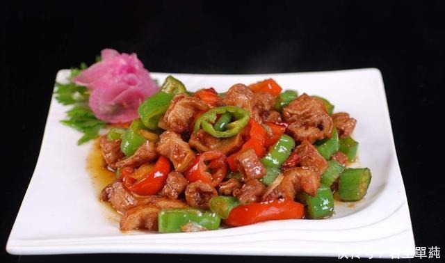 做法|爆炒肥肠前,清洗肥肠是关键,掌握方法,肥肠既不油腻也没有异味
