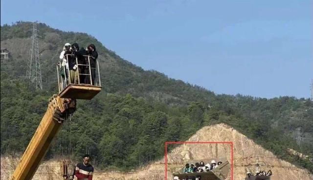 黑色|独家观察||从为爱发电到黑色产业链,起底明星们怒斥的代拍乱象