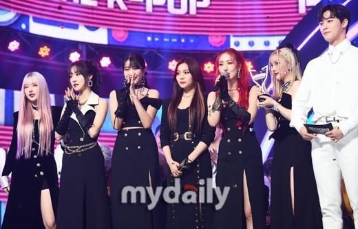  节目|「MD PHOTO」 韩国女团GFriend夺本周《show champion》节目冠军