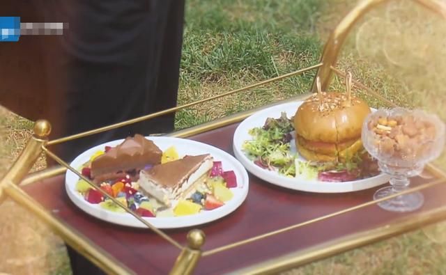  明星|蔡徐坤《跑男》买单，李晨脱口而出的话，暴露明星的真实消费水平