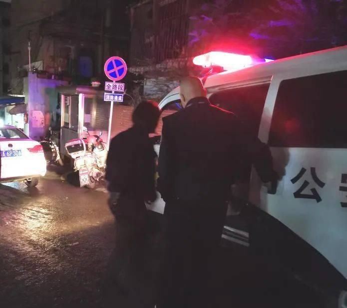 茶室|打麻将一言不合就砍人！刚刚，东山一茶室男子被砍伤，警方介入调查