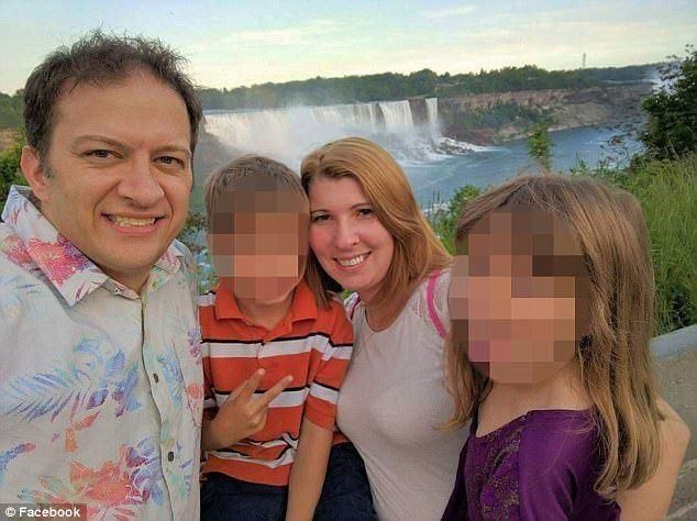  约翰|毛骨悚然！2岁被性虐，9岁被绑架，一个拴着铁链，关在棺材里的小女孩！