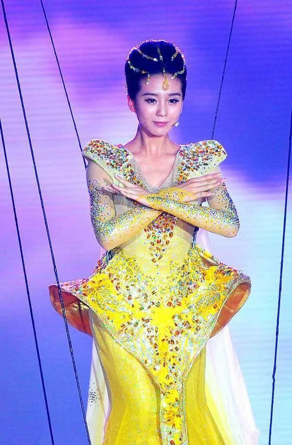  刷票|还没亮相就被嘲成这样，金鹰奖也搞祭天剧本？