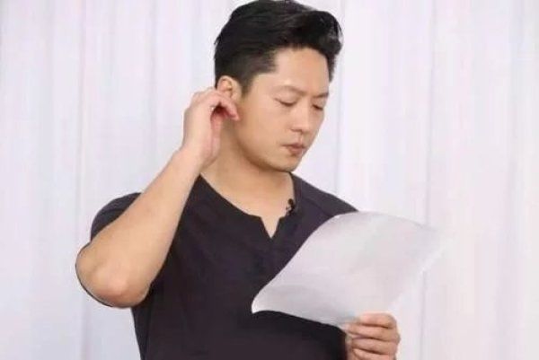  修音|李小萌唱错词，凌潇肃修音，张月摔倒，《跨界歌王》为何状况百出？