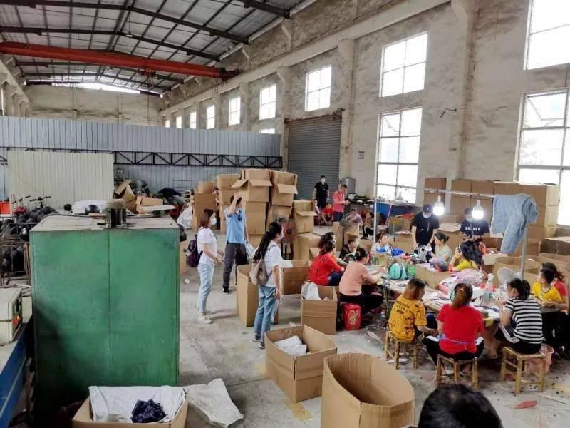 篮球|假！限量200个的“蒂凡尼”联名款篮球竟要多少有多少？