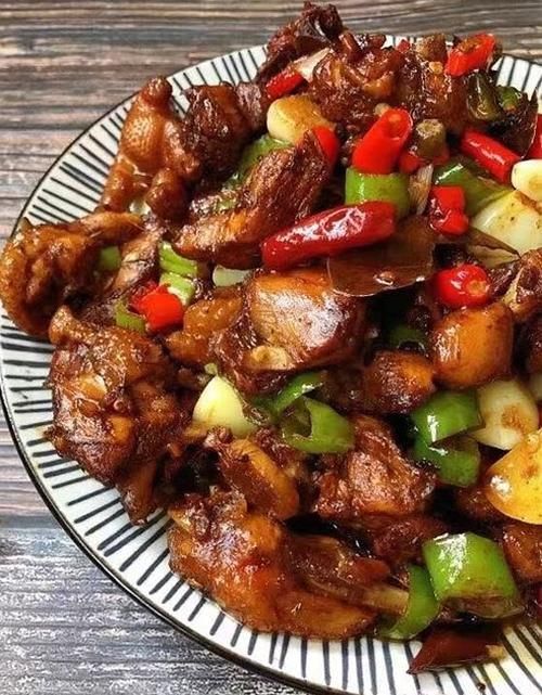  干辣椒|忍着口水炒出的下酒下饭菜，越吃味道越香浓，那叫一个拉馋！