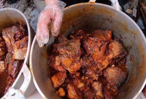  大妈|大妈家的10口锅，24小时不停，刚做好就被抢光，来晚了抢都抢不到