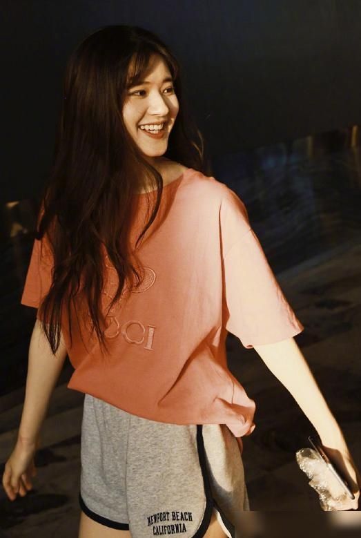 高级|不要说赵露思没辨识度了,看到路人镜头下的她,就知道有多高级了