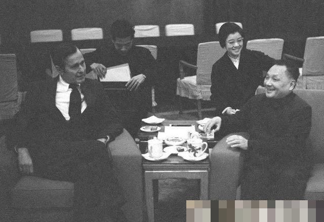 身处|1976年,邓小平身处逆境,曾当面问何人你是不是一直都在监视我
