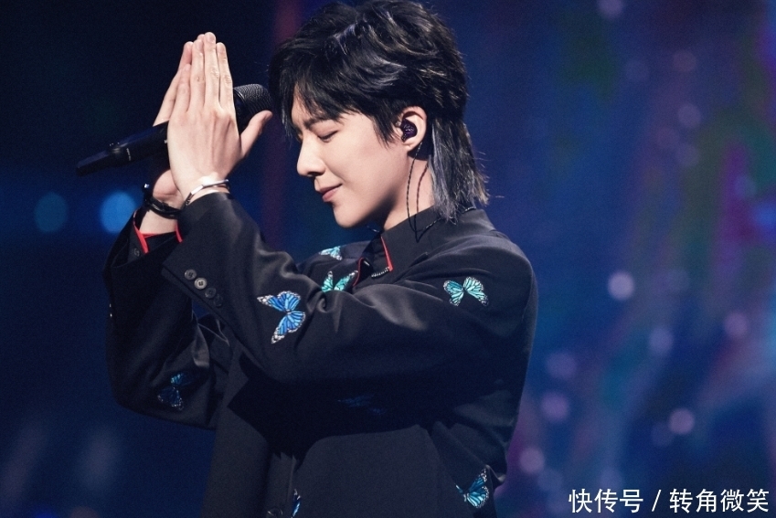 合照|中餐厅4杀青合照,王俊凯新造型超抢眼,我却在关注刘宇宁的头像