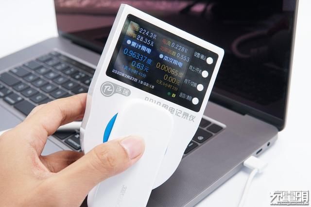  功率为8|小饼干能给什么设备用？OPPO 50W 超闪饼干充电器兼容性评测