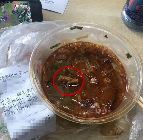  赶到|惊呆！男子点外卖吃出烟头，店家赶到后竟现场吞下烟头，还说....