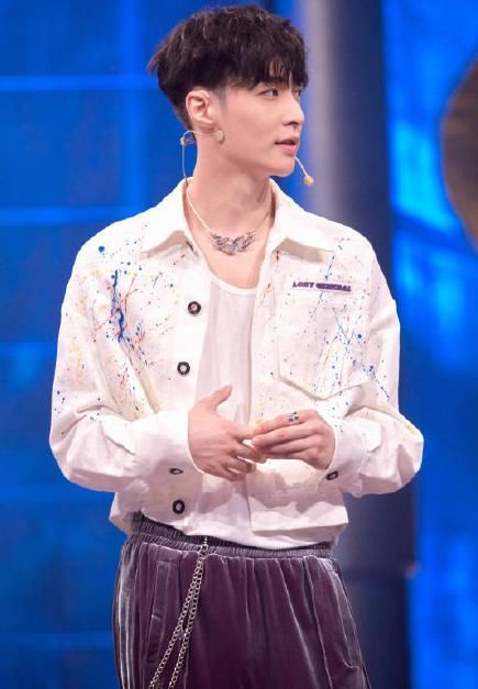  Tight|张艺兴krump成功出圈，与创始人之一Tight Eyez互关