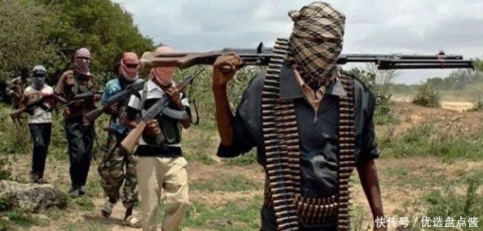  家中|1家14口家中睡觉，凌晨突然死了13人