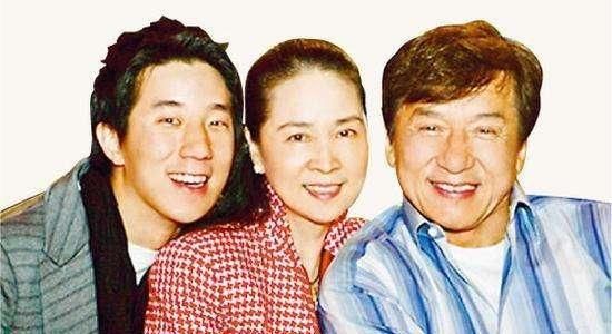  李小龙|现代李小龙炮轰成龙：亲生女儿你不管，和房祖名十年没吃过一顿饭