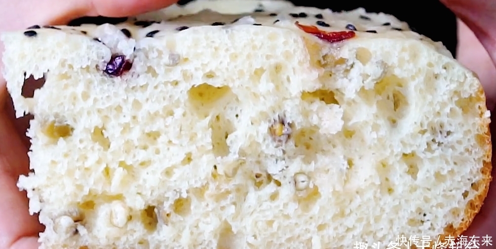 简单|绿豆发糕,做法简单,手不沾面就搞定,蓬松暄软,夏天常吃去暑热