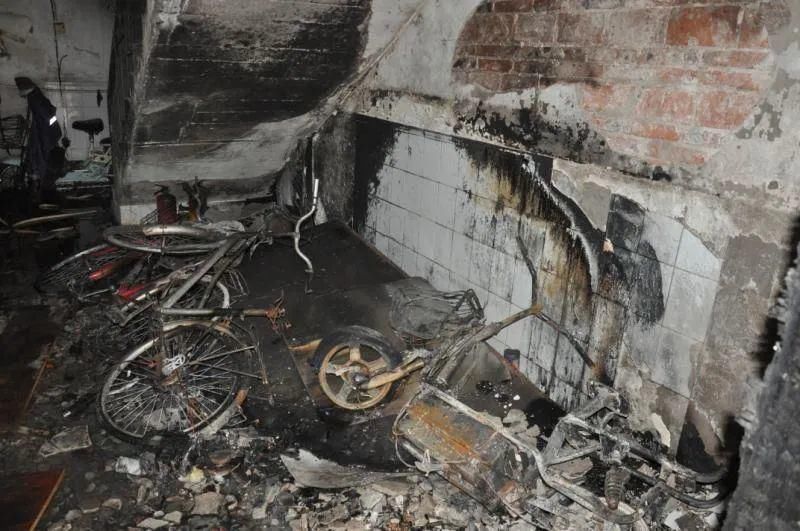  是因为|东莞一出租屋突发大火，11人被困！3人被拘留10日！又是因为这件事……