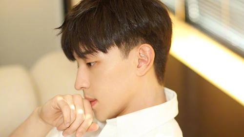  拍出|邓伦断水三天，只为拍出最完美的肌肉线条，敬业演员被质疑吐槽？