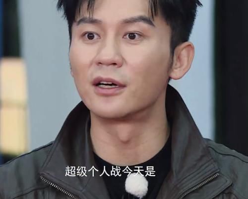 蔡徐坤|跑男越来越假?郑恺2次被新人撕掉名牌,李晨说自己佩服蔡徐坤