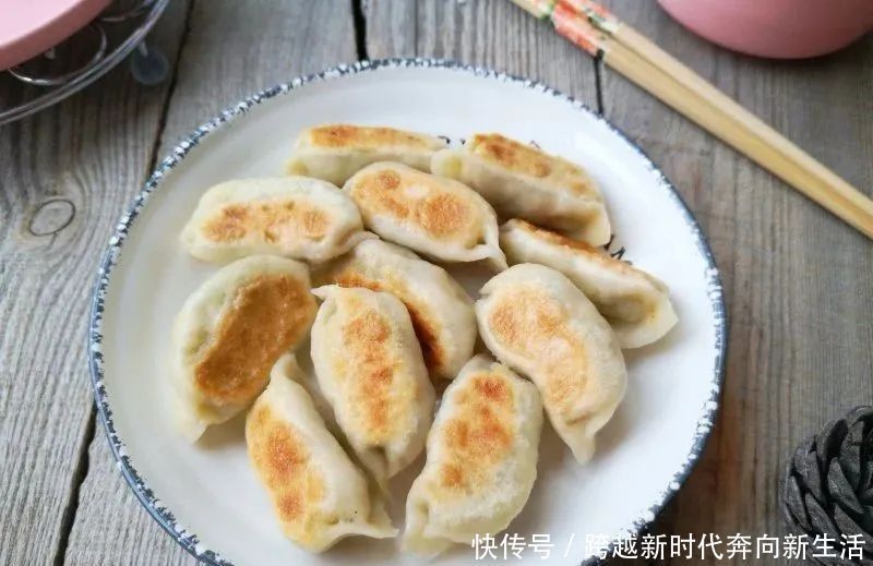 清爽|三伏天,多给家人吃饺子,清爽不腻,护脾胃营养好,一盘吃不够