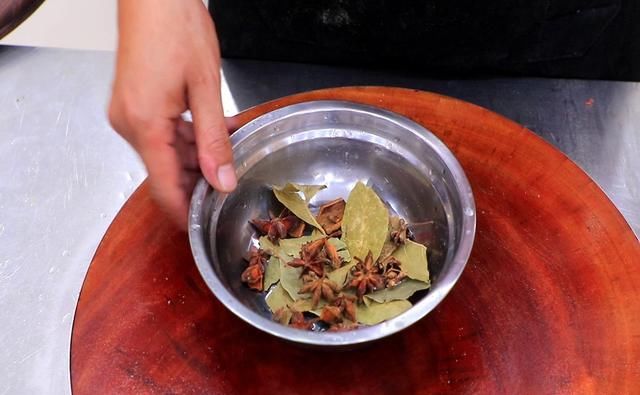 随便|煮花生、调料不要随便放!教你1个小技巧,花生软糯鲜香还入味