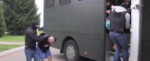  普京|俄32名士兵被邻国逮捕，普京中断行程返回克宫，当场拍板重大决策