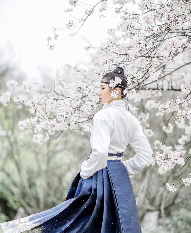  看得出来|2020CJ：玩国风这小姐姐是专业的！武装红妆样样精通，太飒了