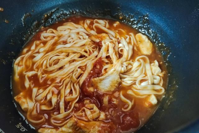  出乎意料|面条用这方法做，出乎意料的好吃，我这不爱吃面条的都吃一大碗