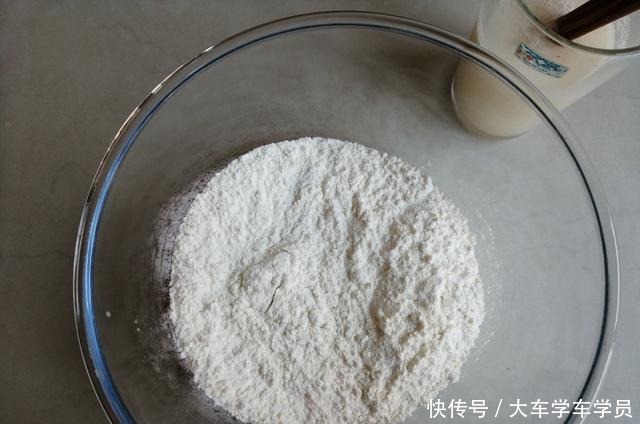 粉色面团|详细教你做出抖音里很火的母子猪馒头,让你新年红遍朋友圈!