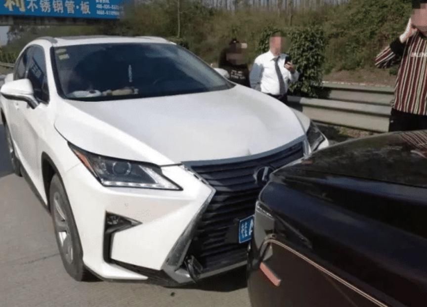  被判|前车路口急刹车，后车追尾被判主责，这种行为不少人遇到过