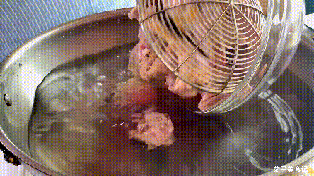 啤酒|秋天，是吃鸭子的好时节，教你做魔芋啤酒鸭，香味扑鼻，全家点赞