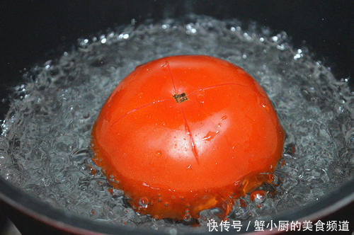 炒出汤汁|西红柿炒鸡蛋，先炒西红柿就错了，难怪不好吃，大厨：这样做才对